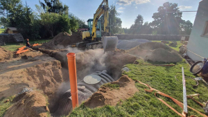 Výměna prasklé podzemní nádrže na dešťovou vodu za novou nádrž Columbus XL